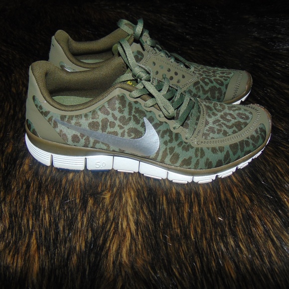 nike free run leopard print